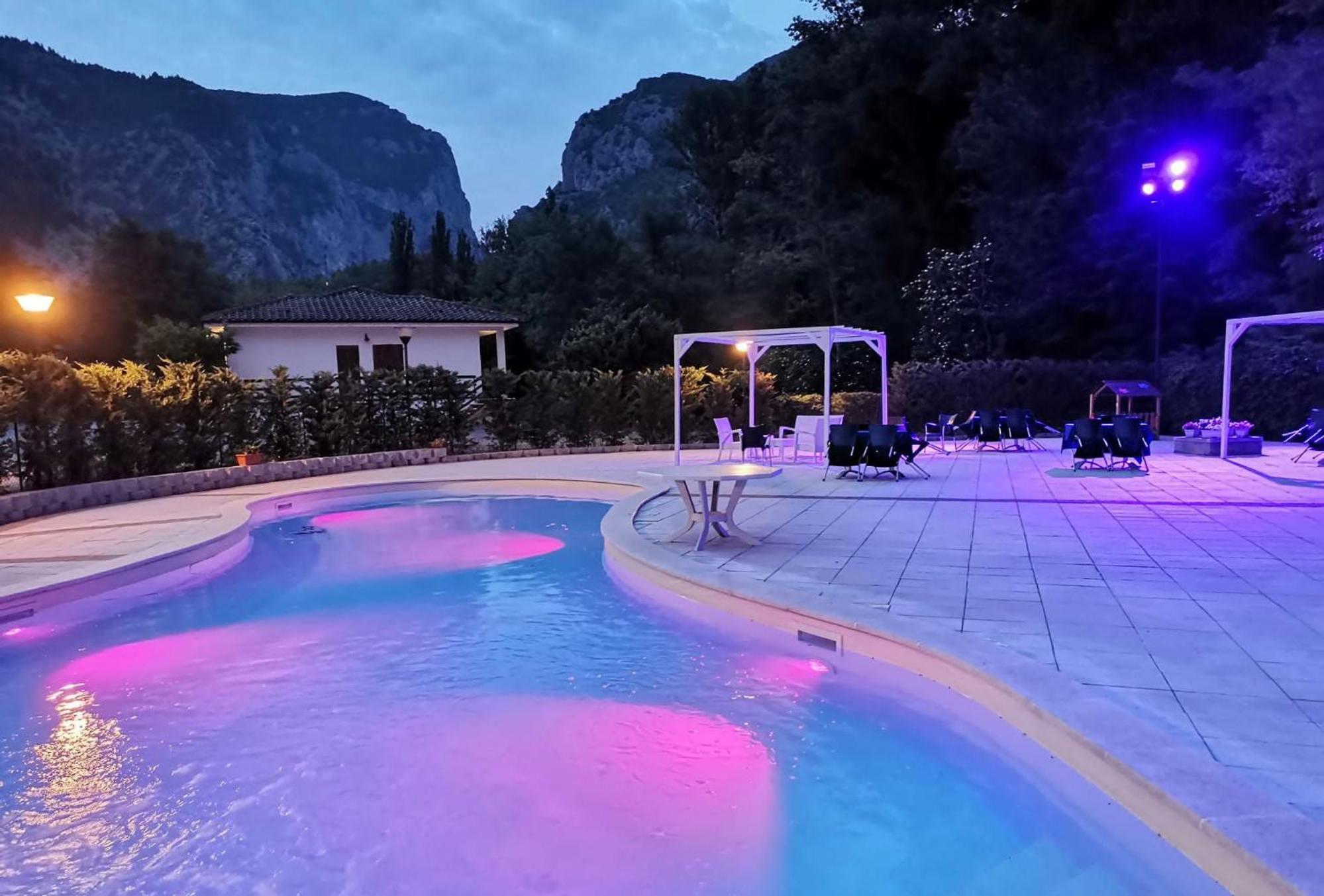 Hotel La Ginestra Acqualagna Extérieur photo